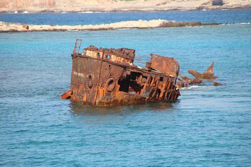 Shipwrecks in the Indian Ocean